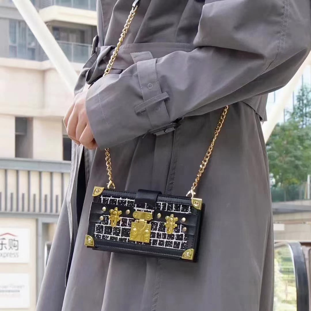 Crossbody chain card case phone case