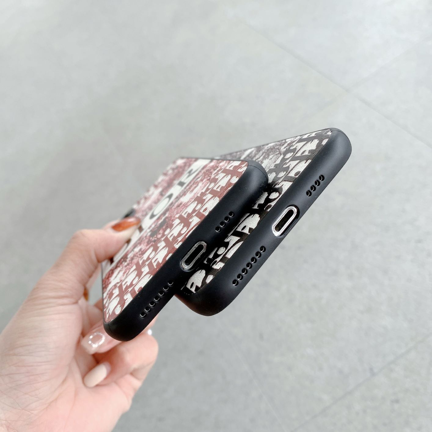 Embossed all-inclusive mobile phone case