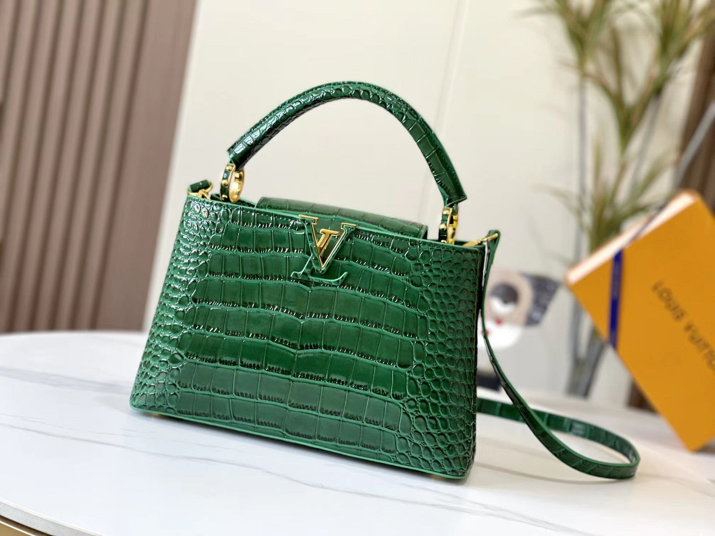 2022 Crocodile Pattern LV Handbag-2