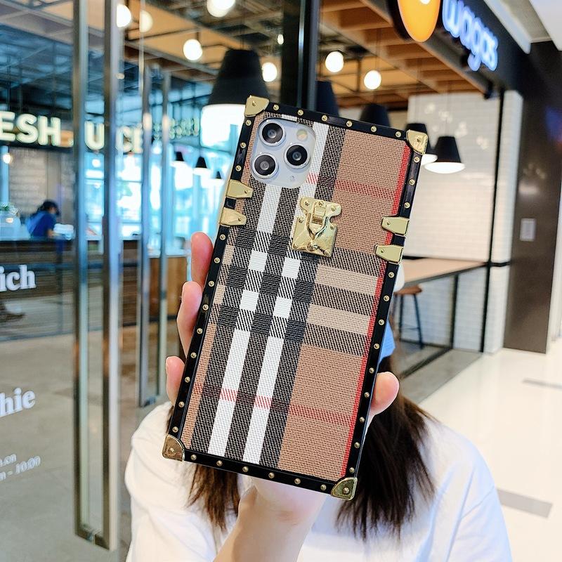 Retro Fashion Phone Case - LVCASE