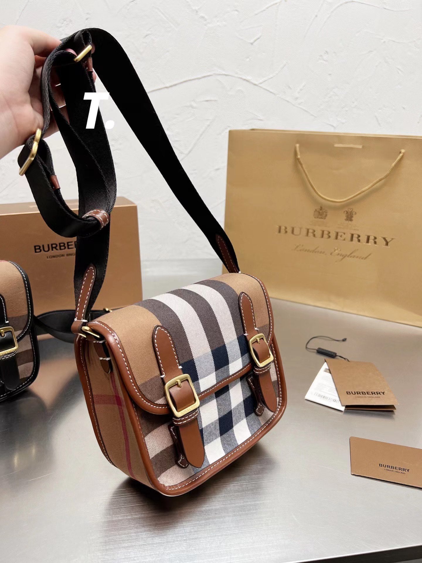 2022 Burberry Handbag - 61