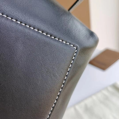 2022 Burberry Handbag - 63