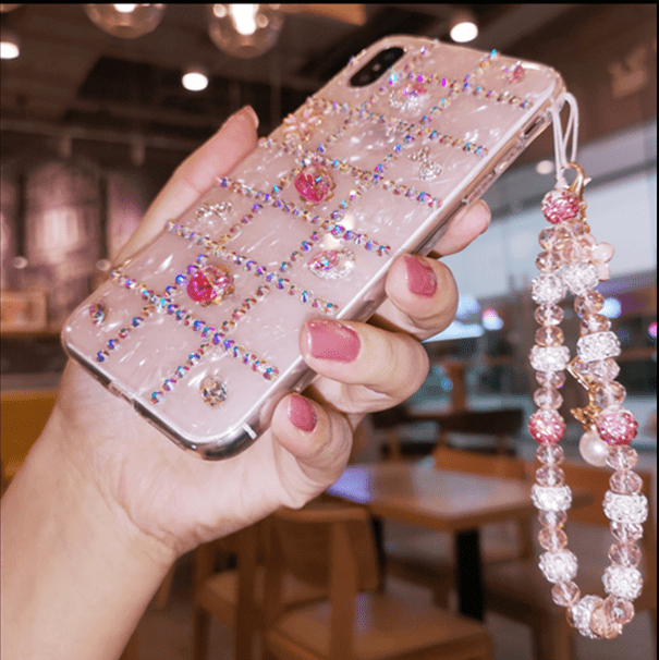 Rhinestones Shell Pattern Bracelet Phone Case