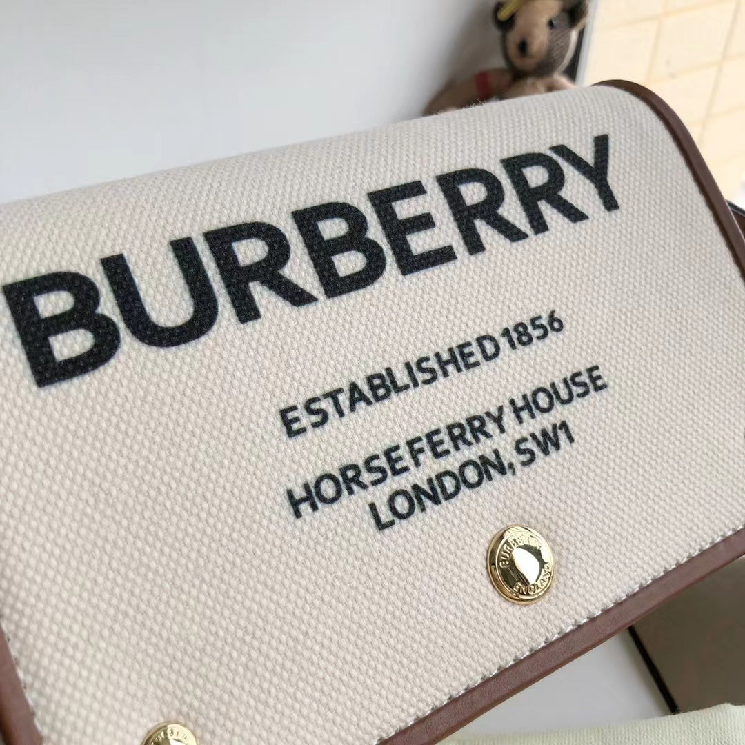2022 Burberry Handbag - 65