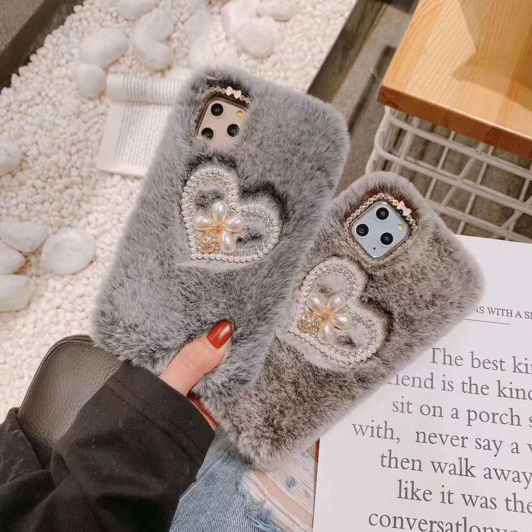 Pearl love heart plush phone case