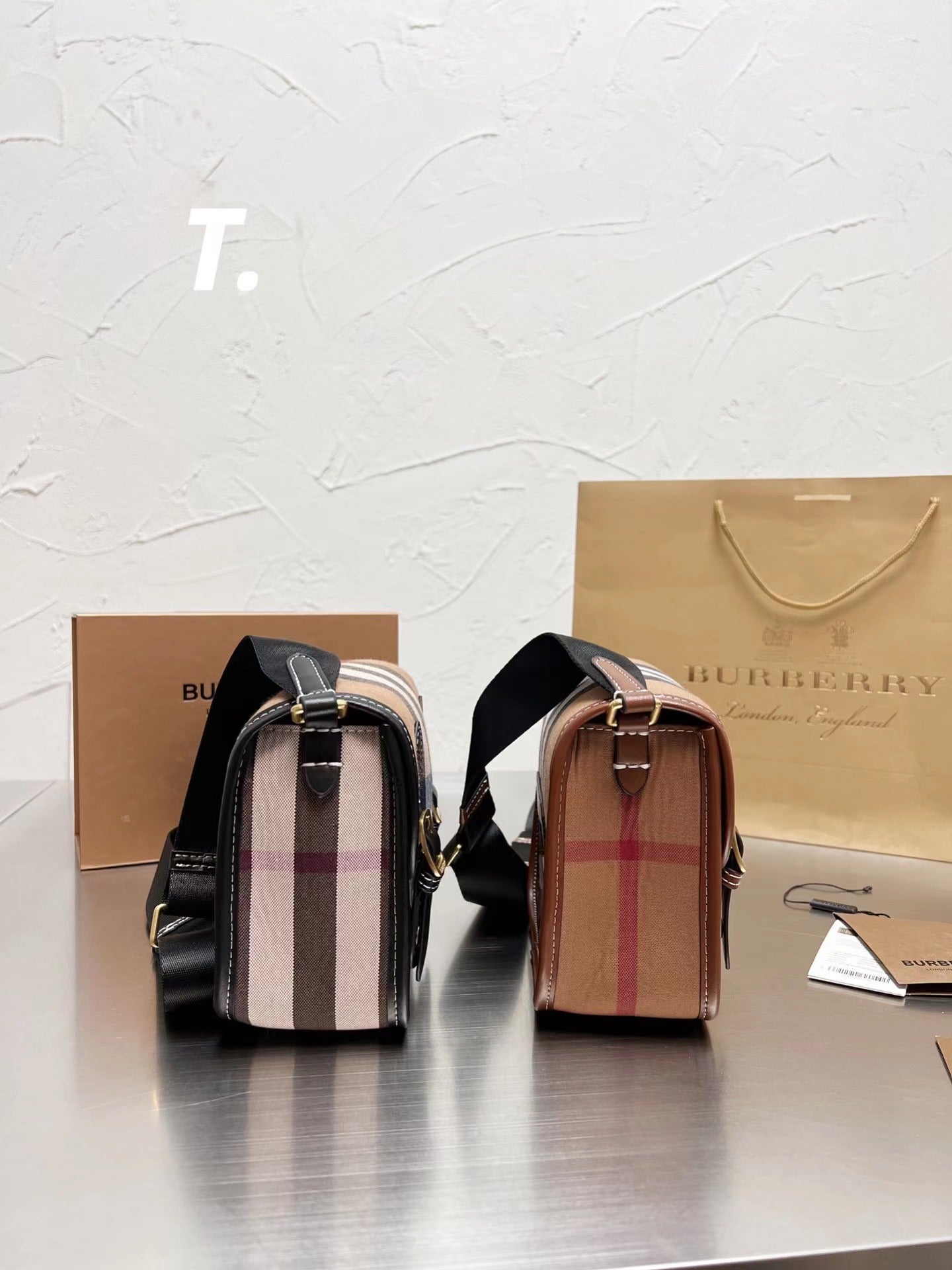 2022 Burberry Handbag - 61