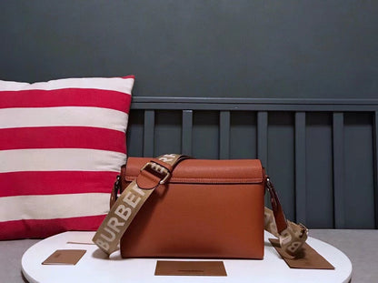 2022 Burberry Handbag - 66