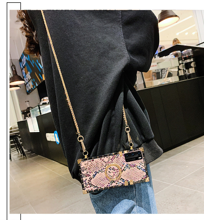 Serpentine chain holder phone case