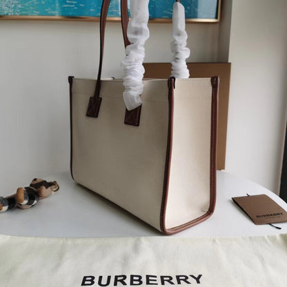 2022 Burberry Handbag - 69