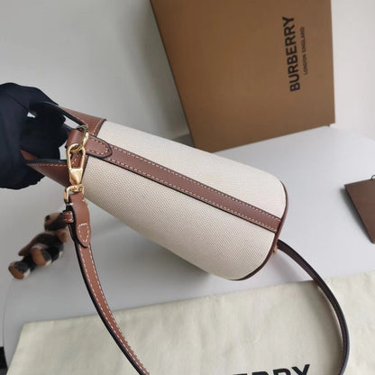 2022 Burberry Handbag - 64