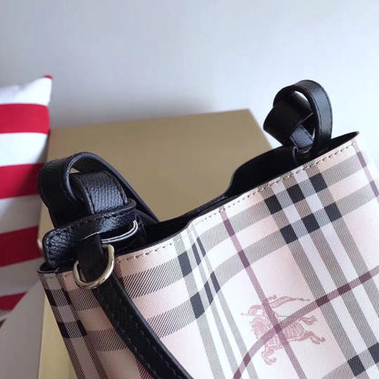 2022 Burberry Handbag - 70