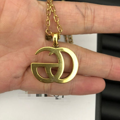 New stylish vintage necklace