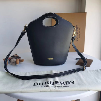 2022 Burberry Handbag - 64