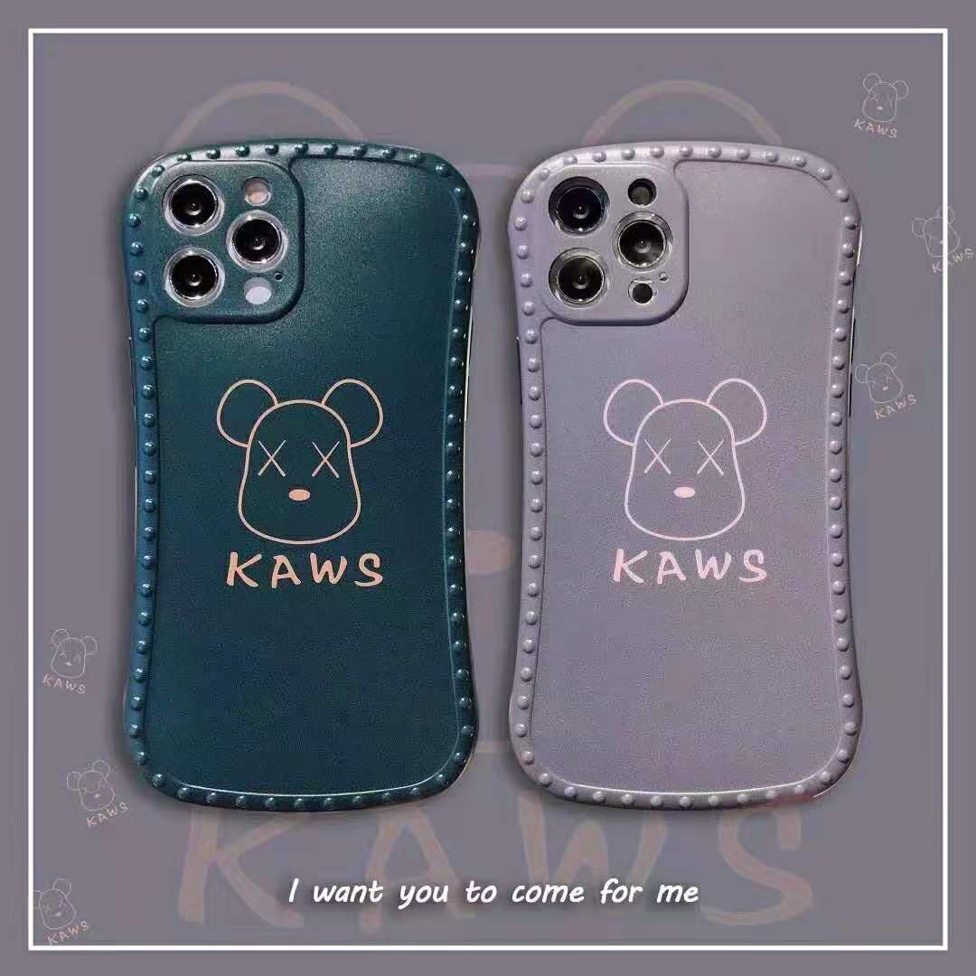 Cute bear waist design phone case