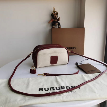2022 Burberry Handbag - 67