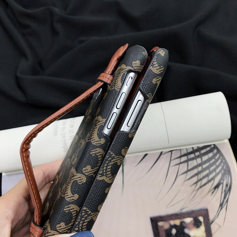 Contrast color wristband phone case