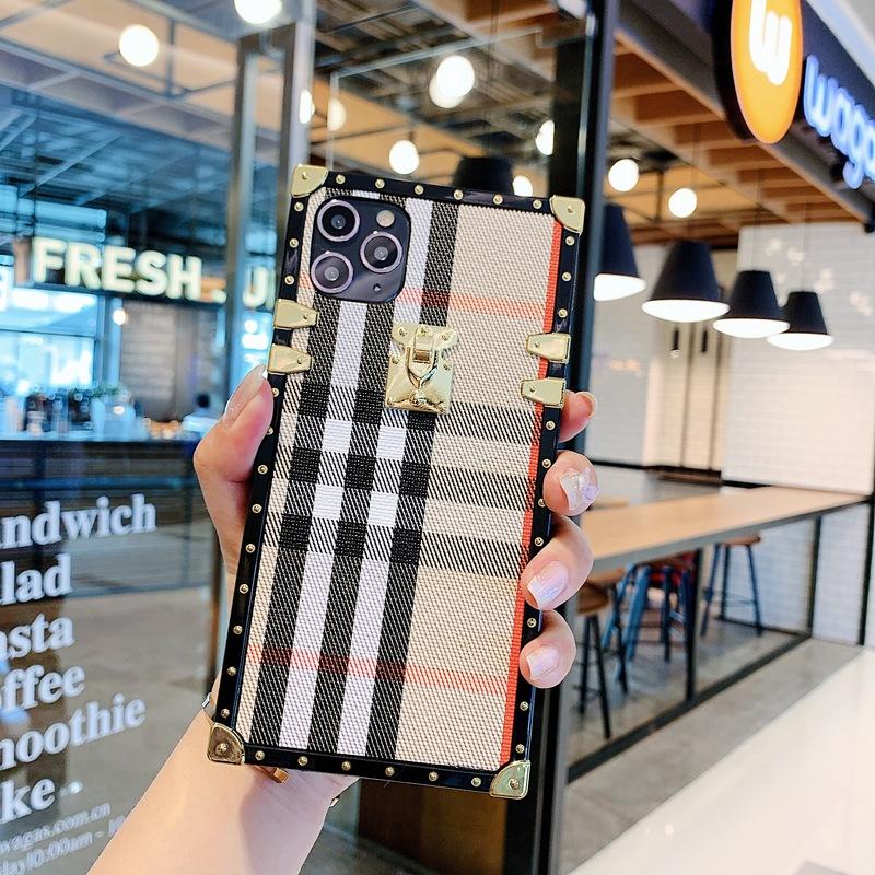 Retro Fashion Phone Case - LVCASE