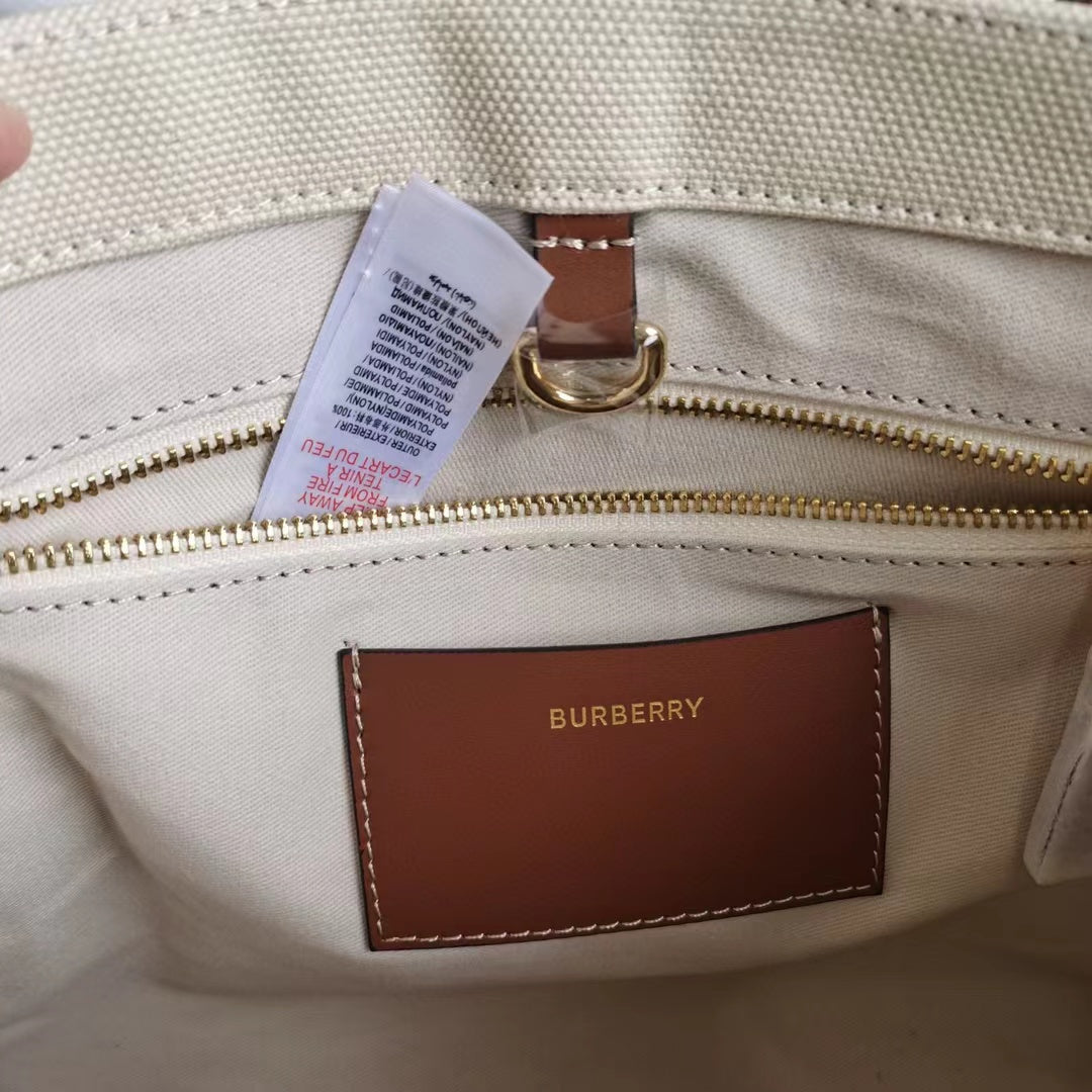2022 Burberry Handbag - 69