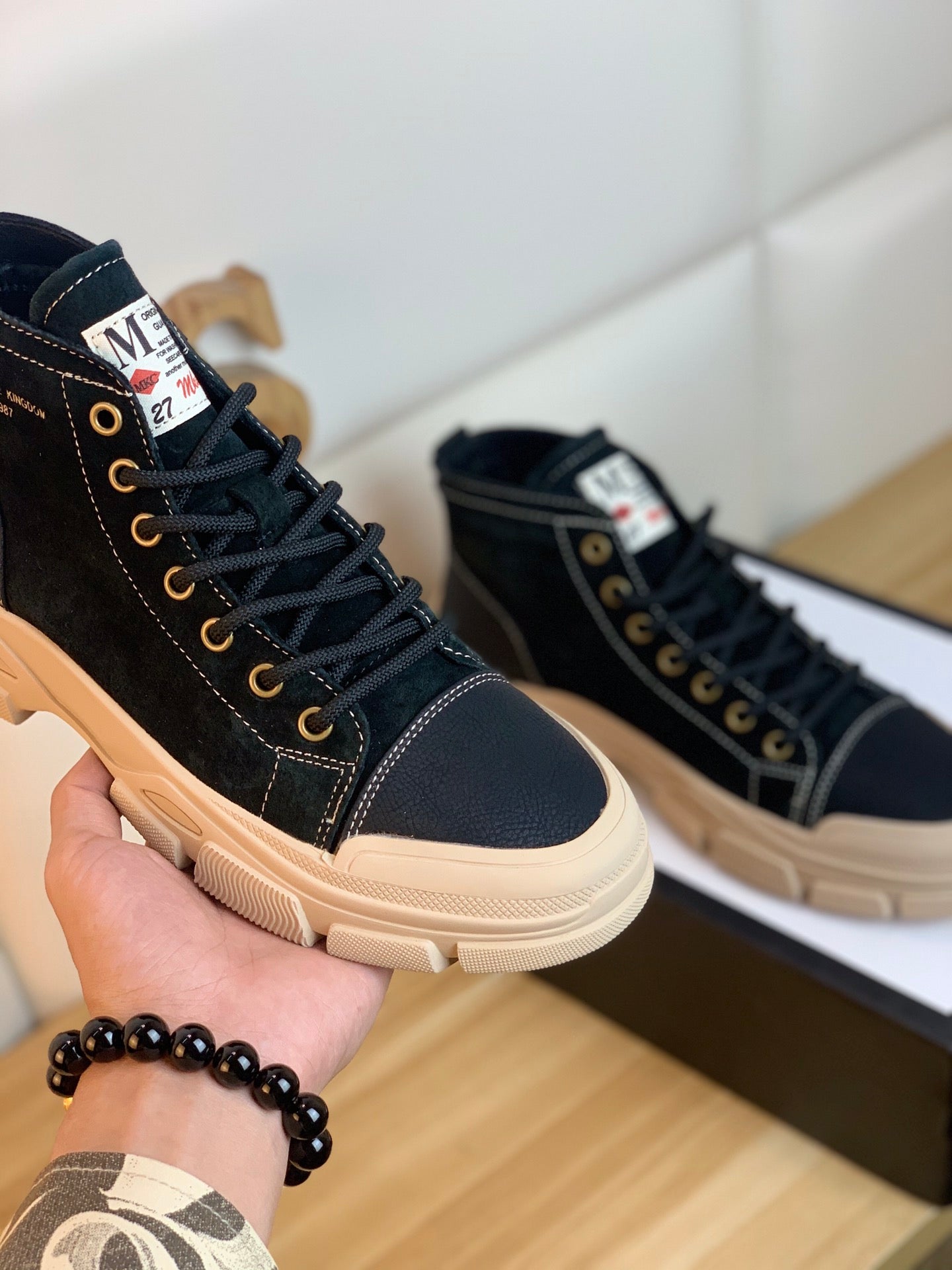 Black Platformas shoes