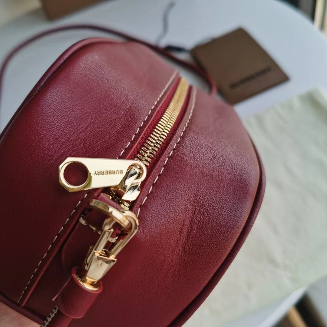 2022 Burberry Handbag - 67