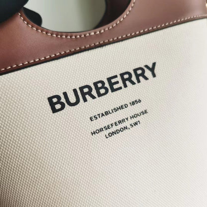 2022 Burberry Handbag - 64