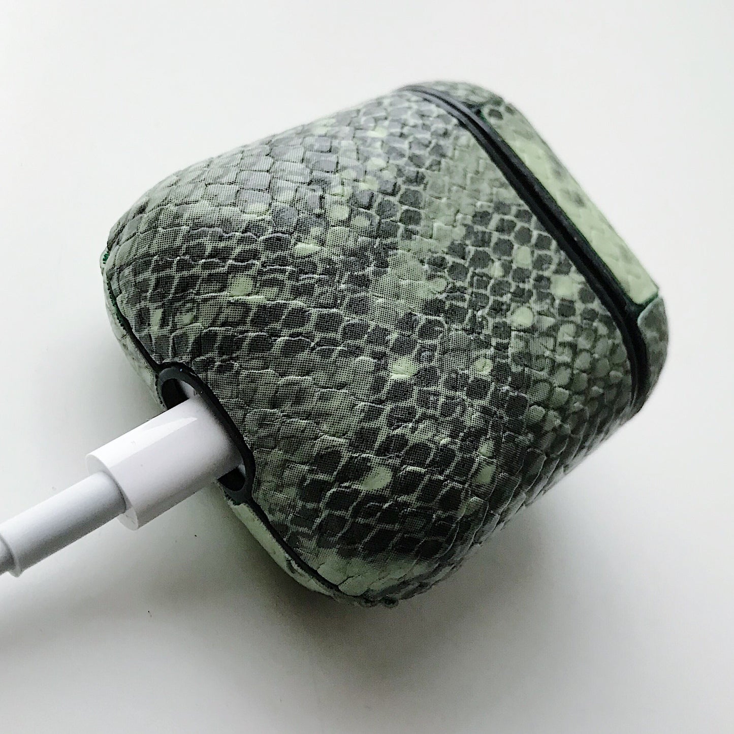 Snake skin pattern airpods case