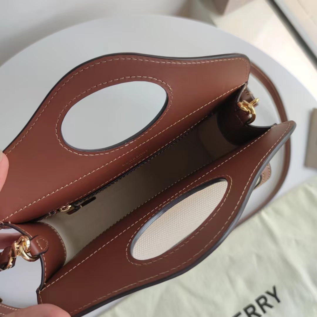2022 Burberry Handbag - 68