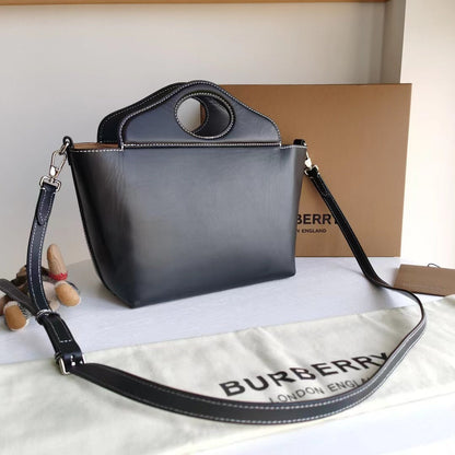 2022 Burberry Handbag - 63