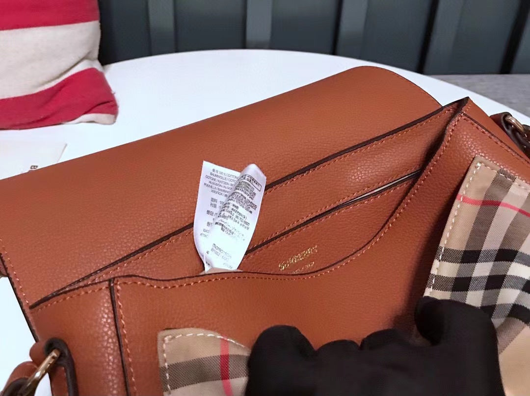 2022 Burberry Handbag - 66
