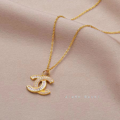 Advanced design, light luxury, double-layer letter clavicle chain