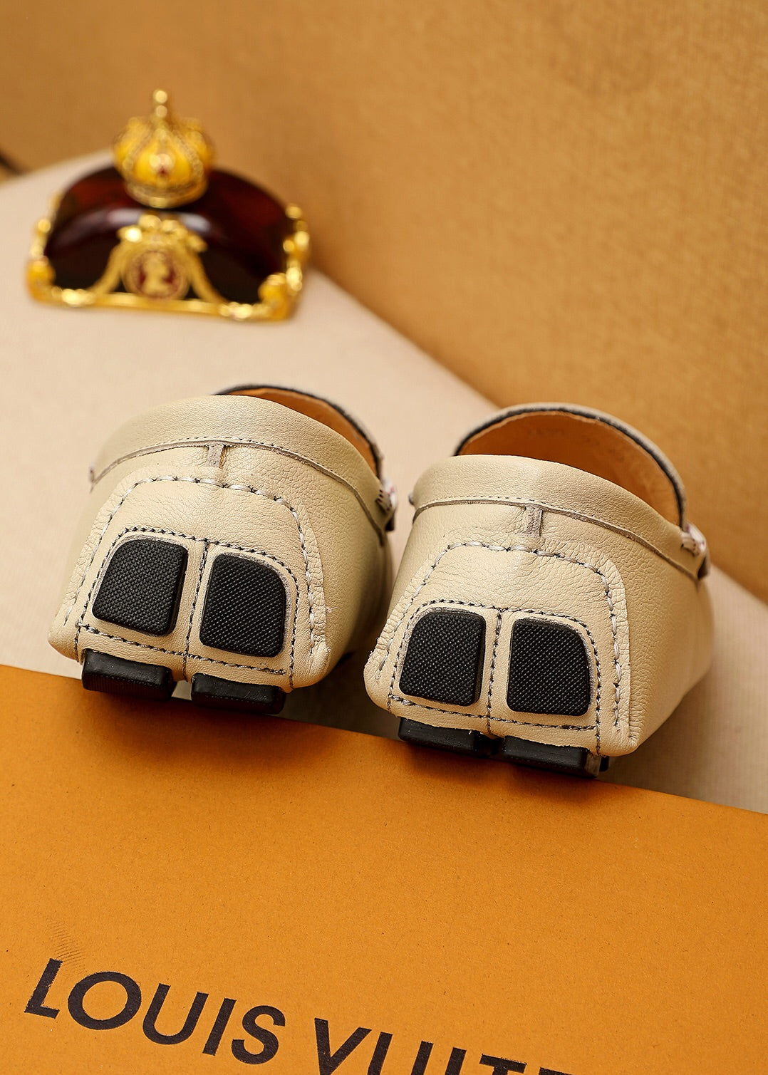 L V - Lace Driver [Creme]