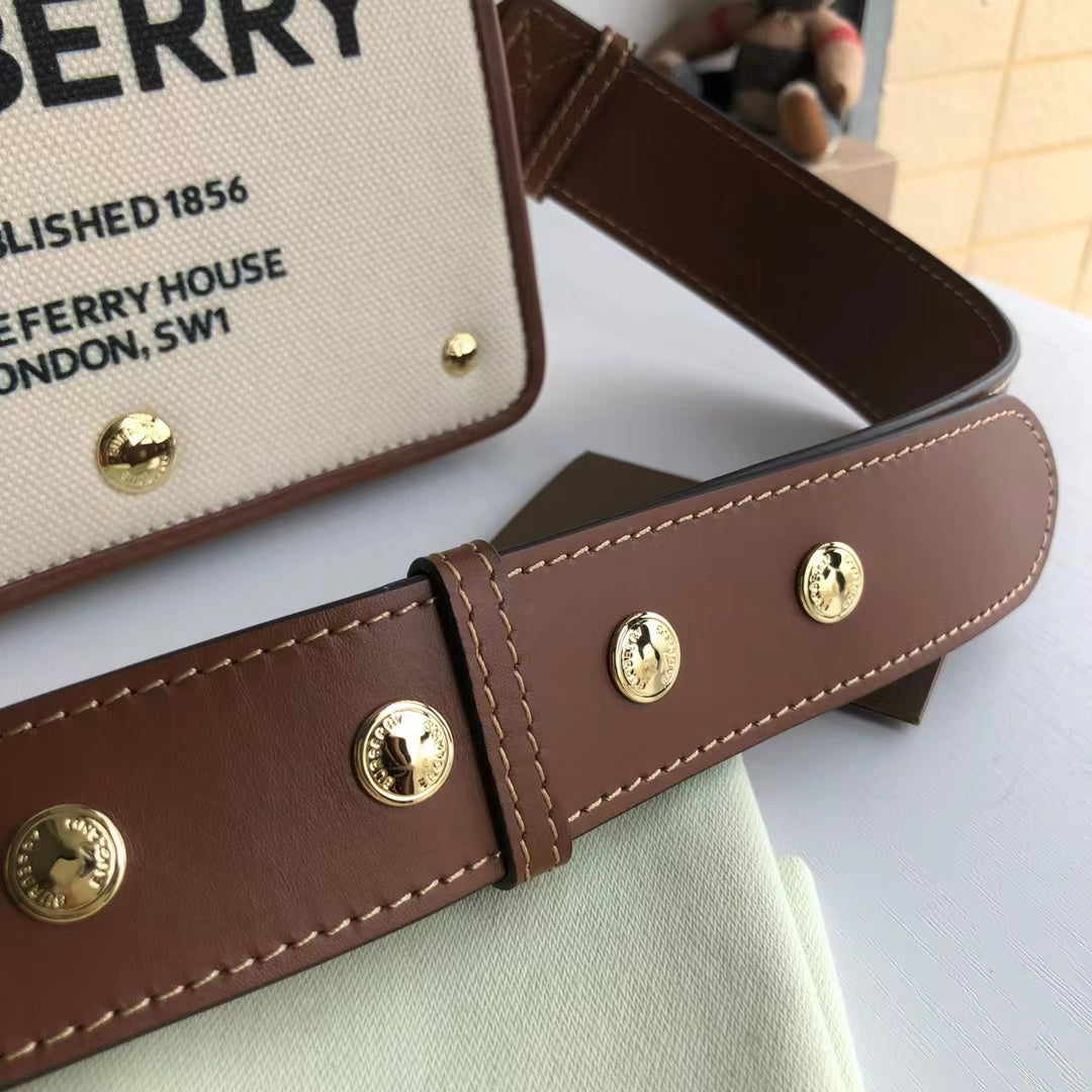 2022 Burberry Handbag - 65