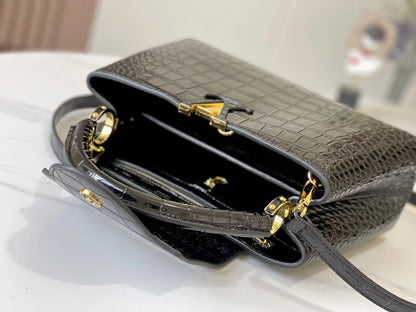 2022 Crocodile Pattern LV Handbag-2