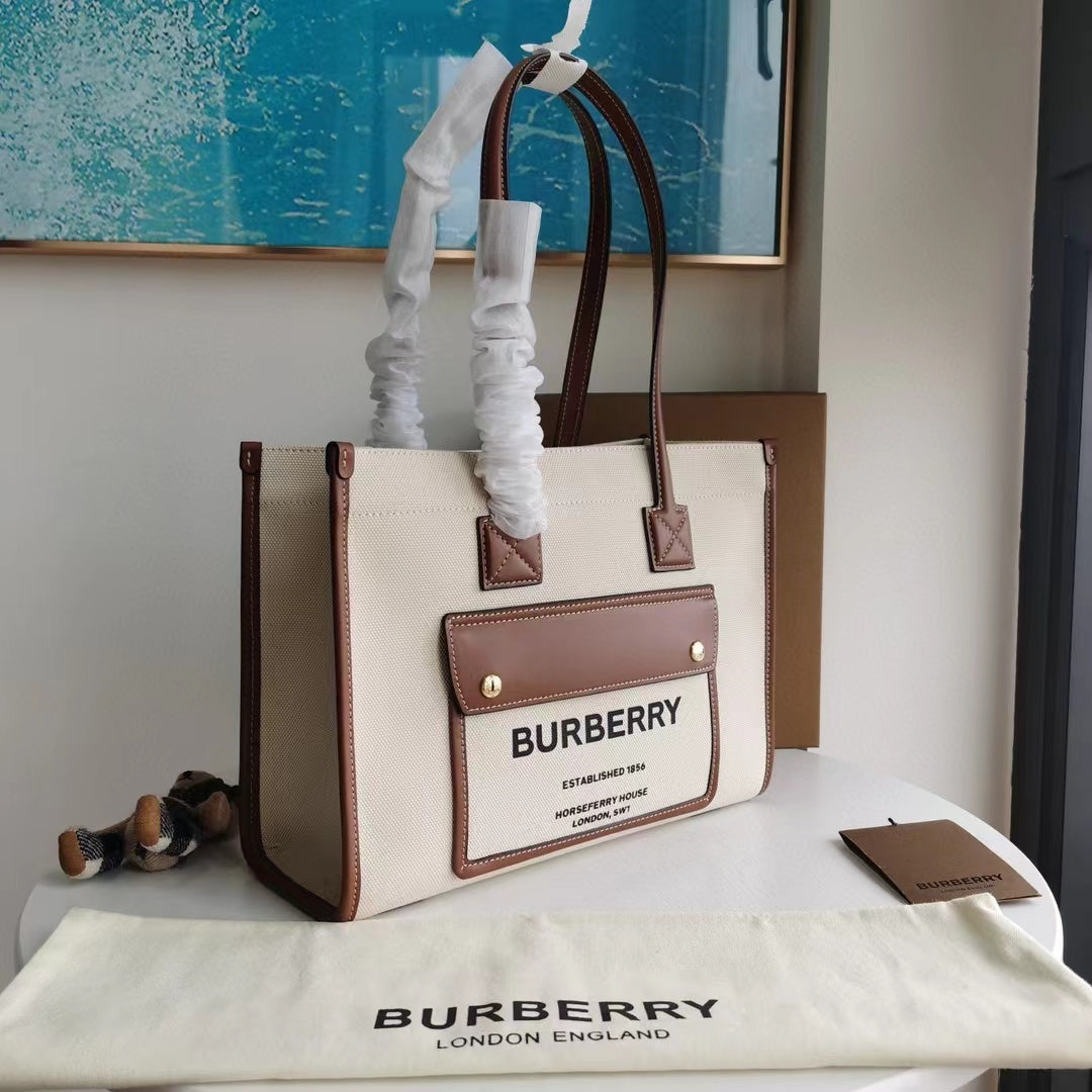 2022 Burberry Handbag - 69