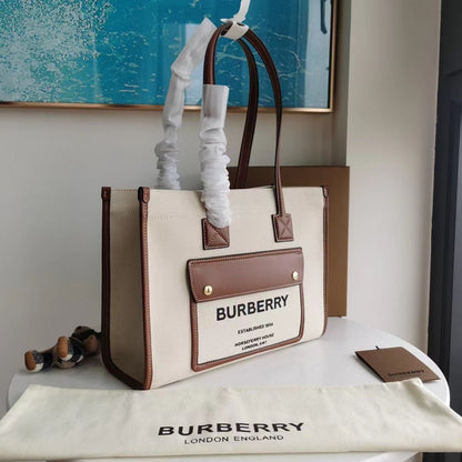 2022 Burberry Handbag - 69