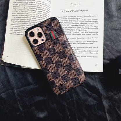 Fashionable pull card phone case