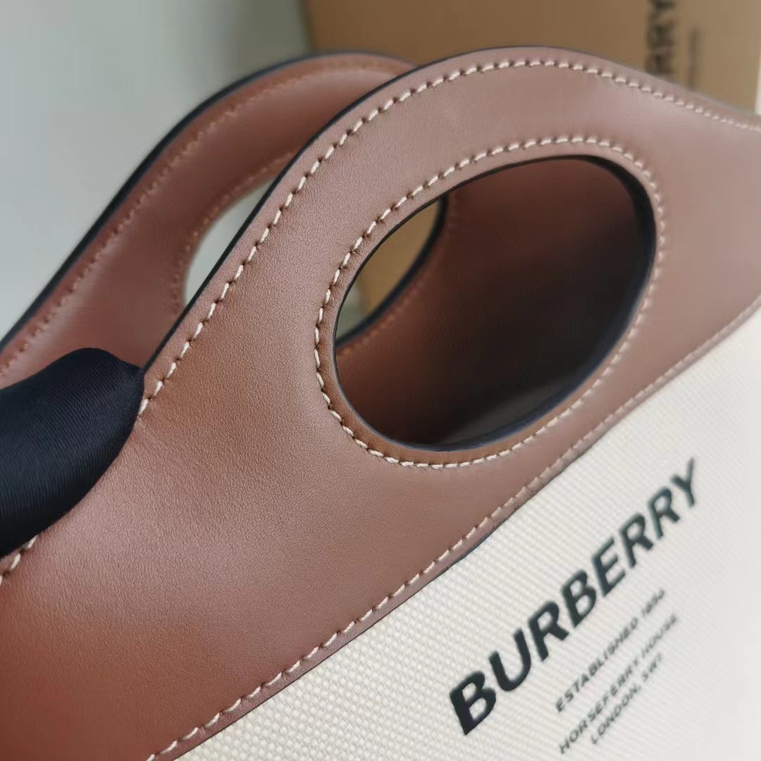 2022 Burberry Handbag - 64