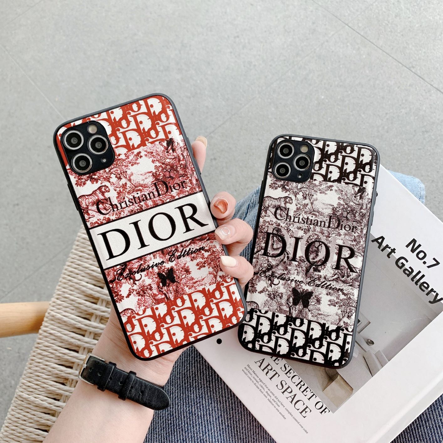 Embossed all-inclusive mobile phone case