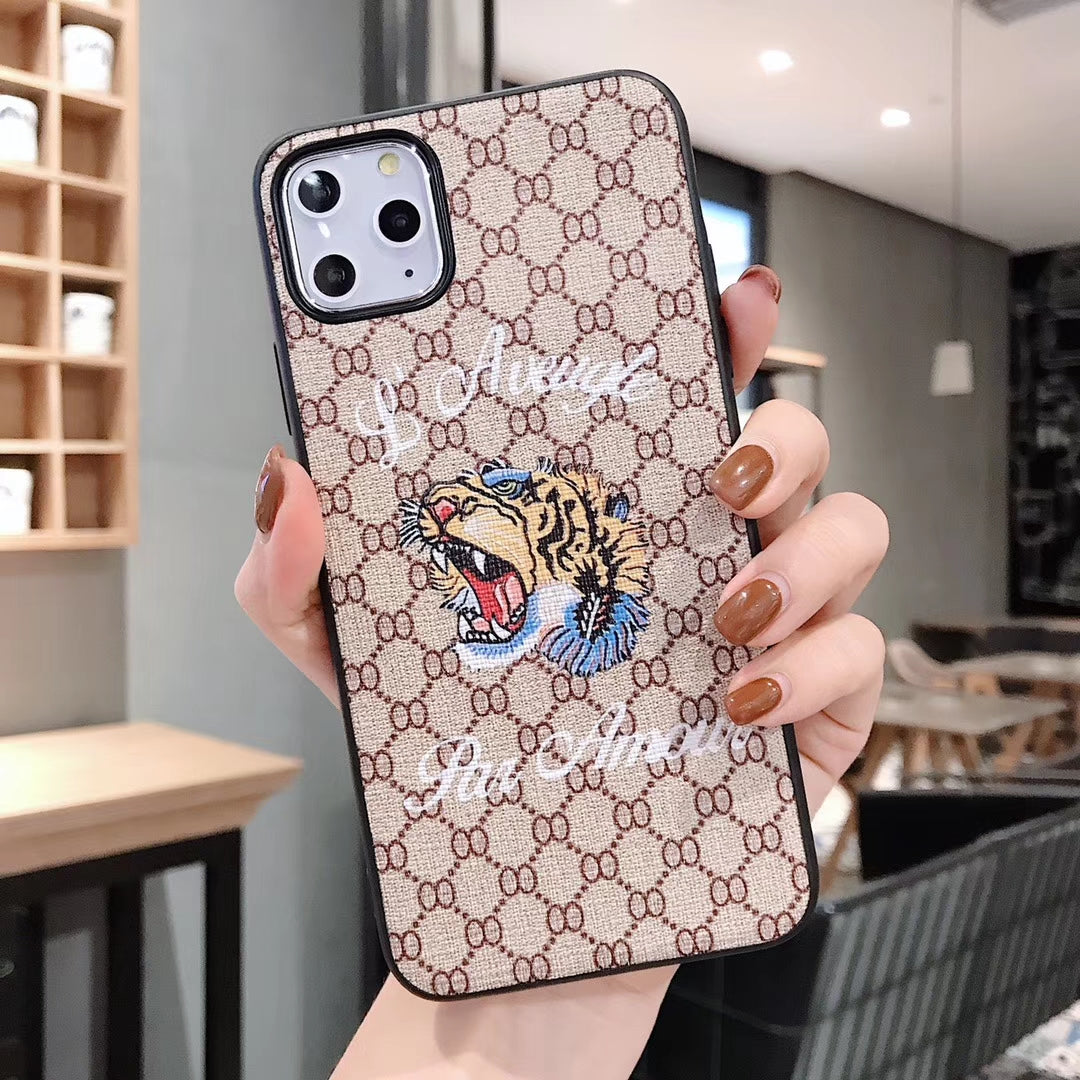 Retro pattern printed phone case