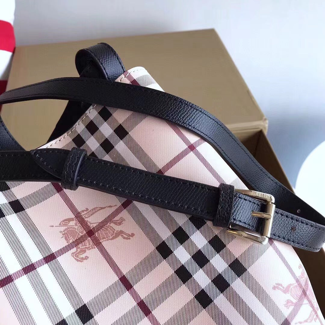 2022 Burberry Handbag - 70