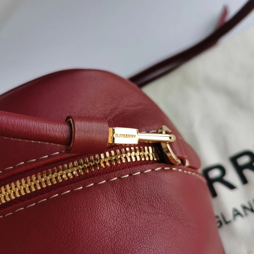 2022 Burberry Handbag - 67