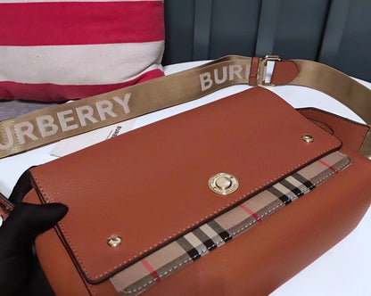2022 Burberry Handbag - 66