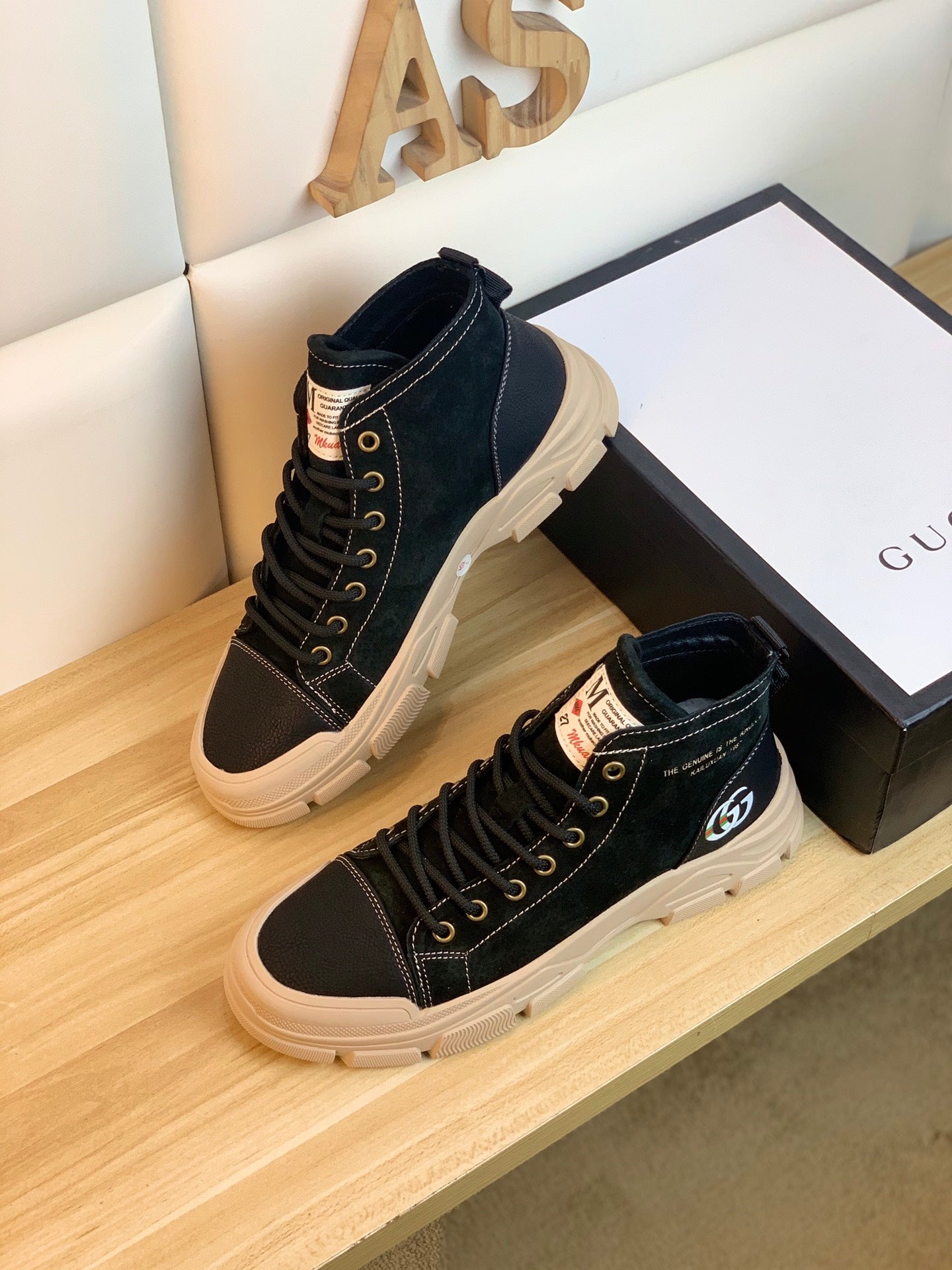 Black Platformas shoes