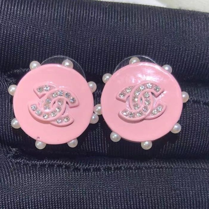 Small fragrant wind compound ear nail