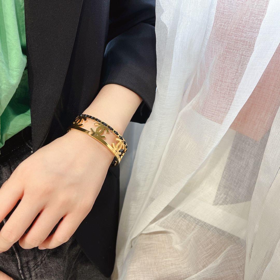 Diamond inlaid women's color fast bracelet bracelet