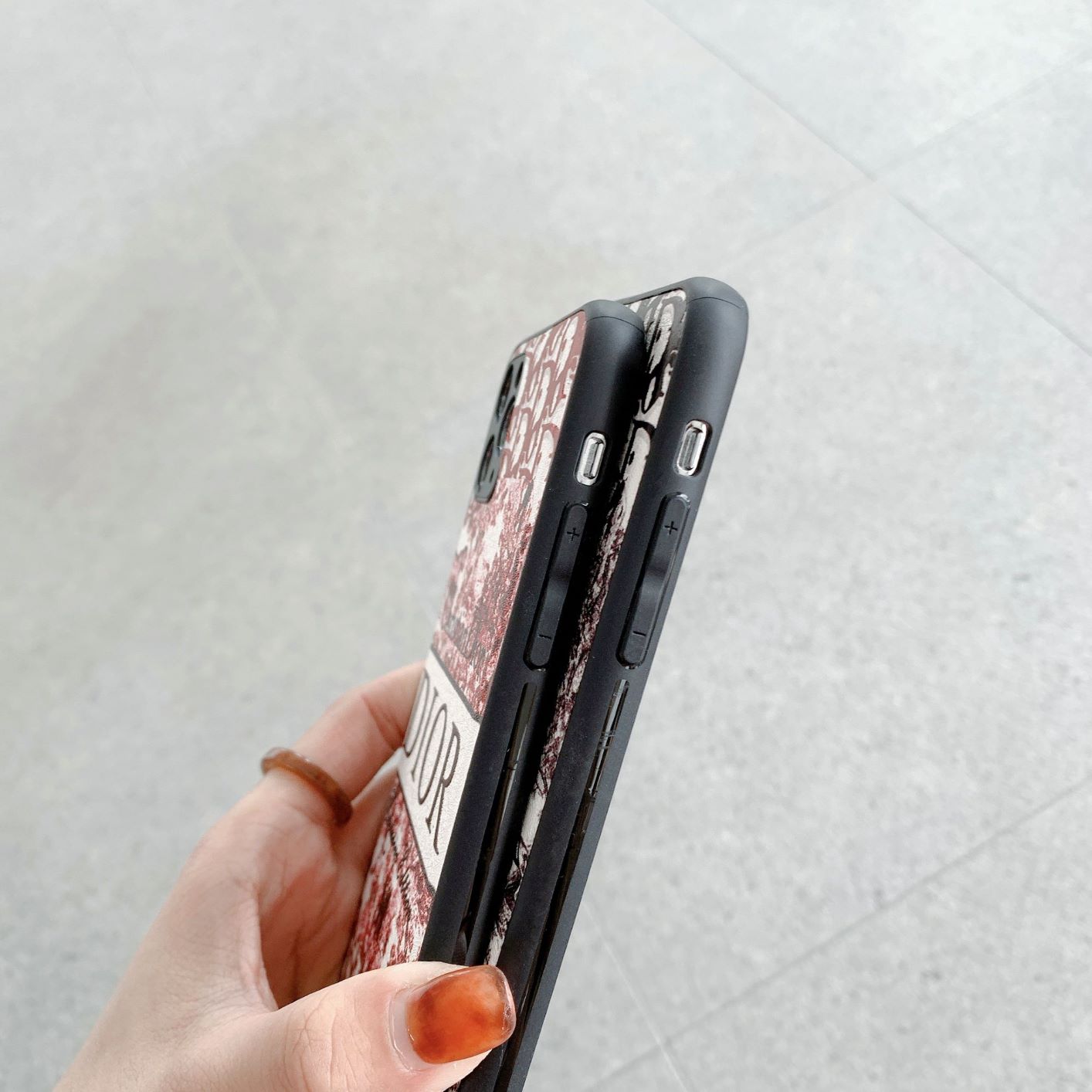 Embossed all-inclusive mobile phone case