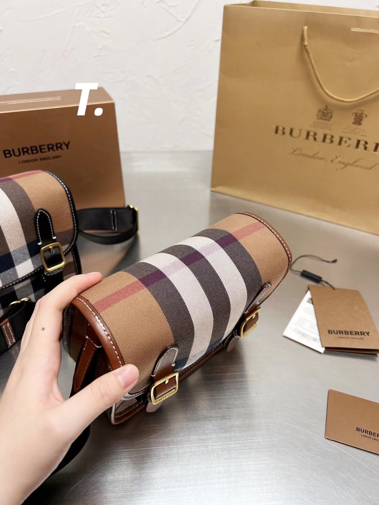 2022 Burberry Handbag - 61