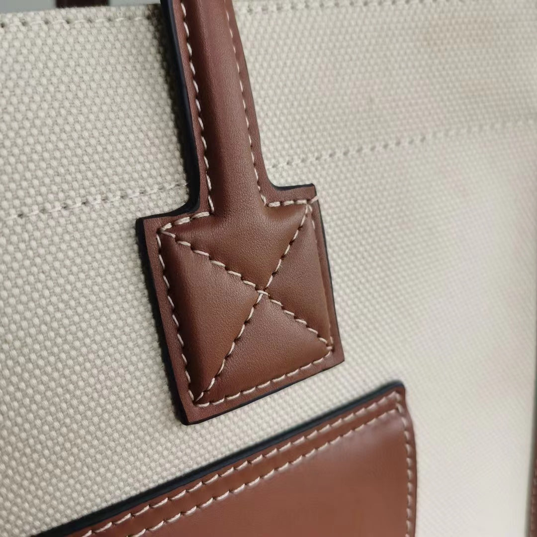 2022 Burberry Handbag - 69