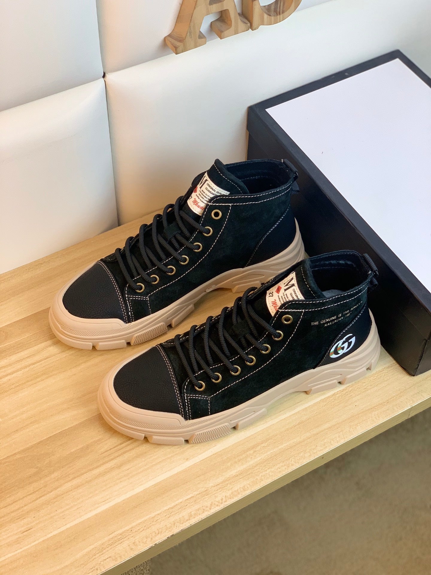 Black Platformas shoes