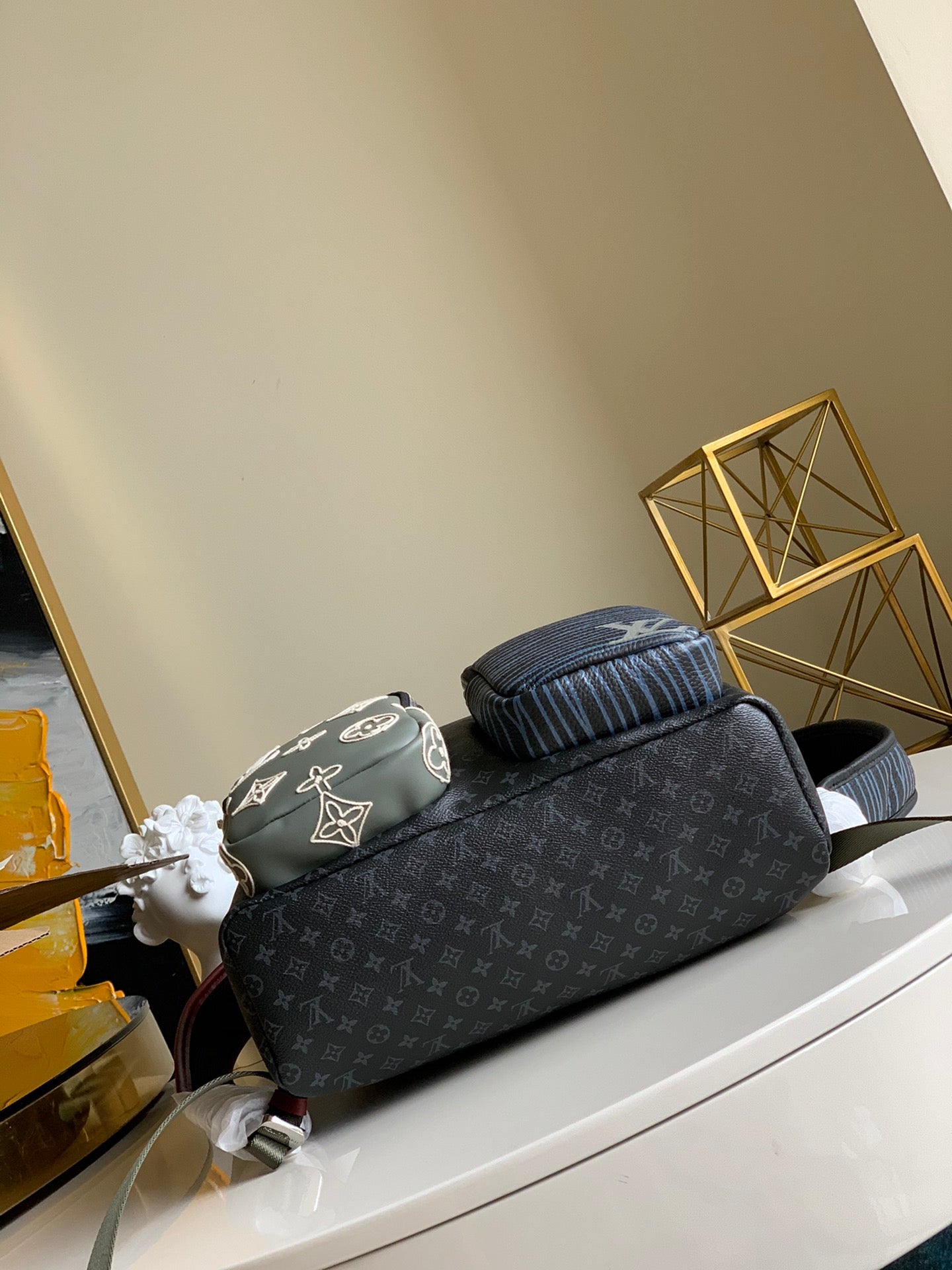 L V Multi Backpack (Black) [ 32 x 41 x 15cm ]